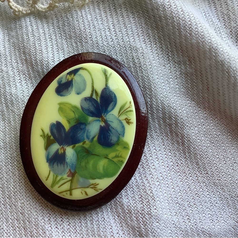 Wooden brooch from the 80s